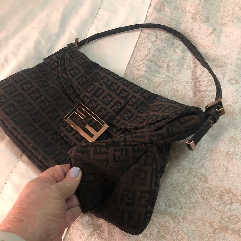 Fendi monogram shoulder bag in brown and black - Picture 6 of 8